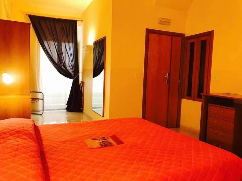 Hotel Room Economy