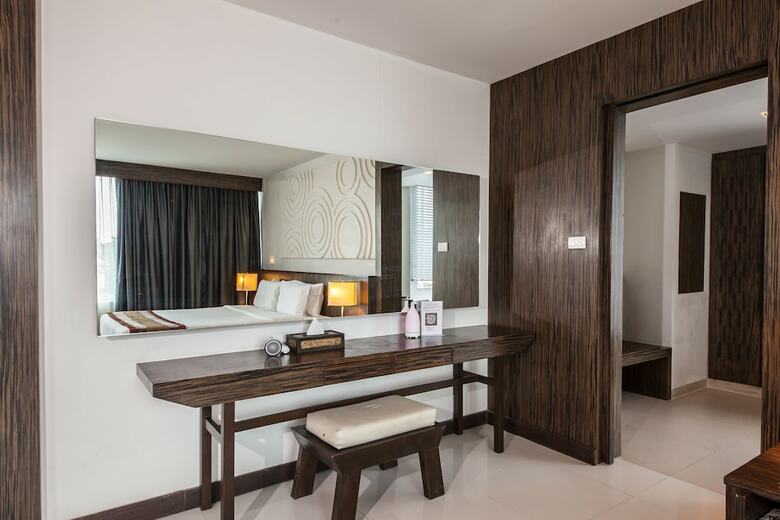 Nora Chaweng Hotel