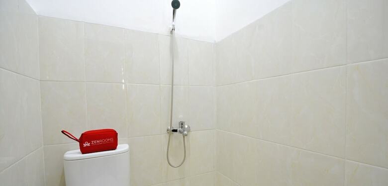Hotel Zen Rooms Kemang G17 Syariah