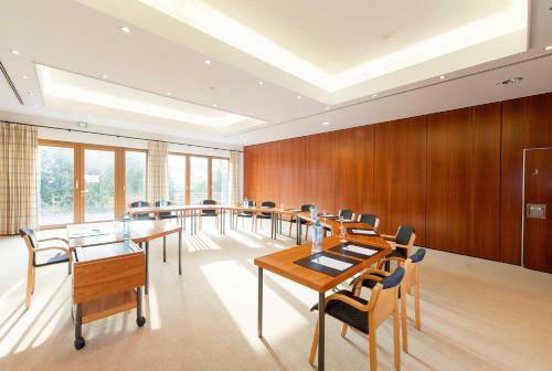 Maifeld Sport- Und Tagungshotel