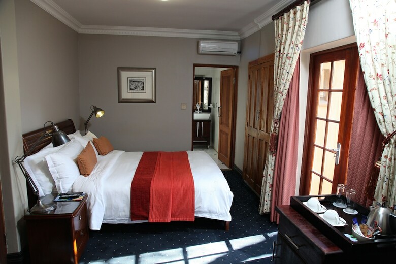 Village Ridge Boutique Hotel