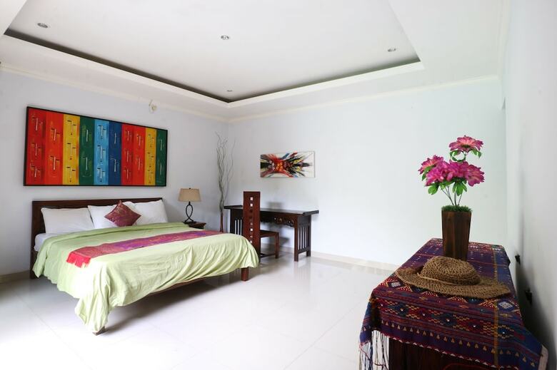 Hotel Pulasari Homestay & Villa