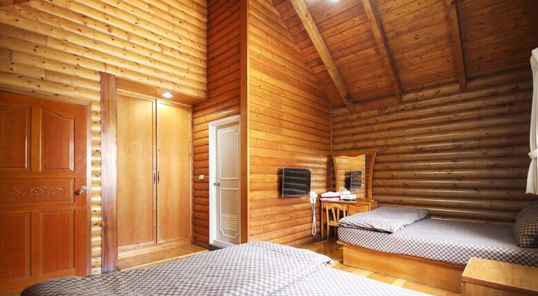 Hotel Double Lake Villa