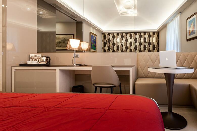 Harry's Bar Trevi Hotel & Restaurant