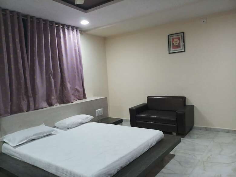 Hinglaj Hotel And Restaurant