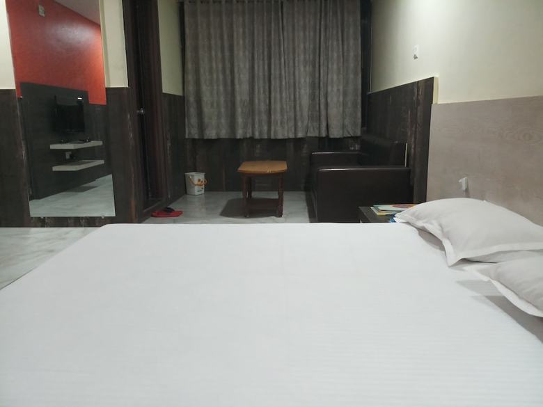 Hinglaj Hotel And Restaurant