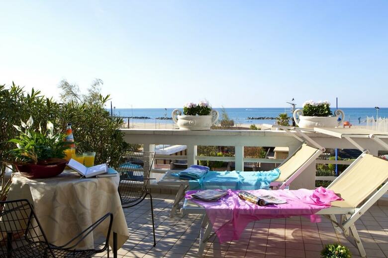 Hotel Lungomare Cattolica