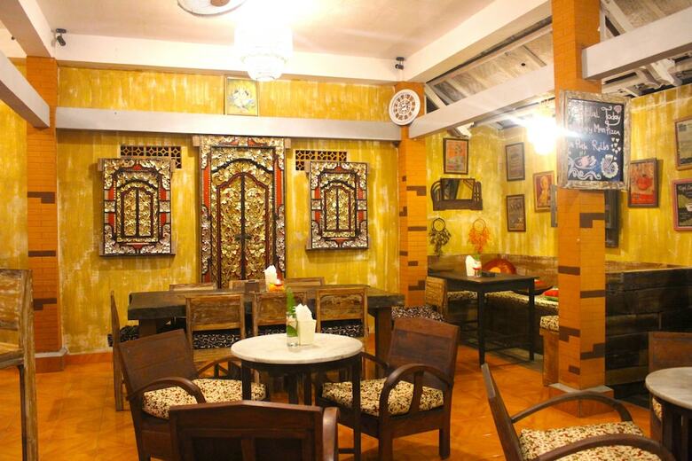 Bed & Breakfast Lovina Palace