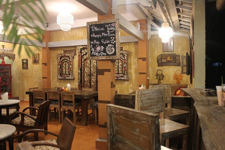 Bed & Breakfast Lovina Palace