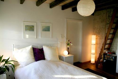 Hostal Rheinriver Guesthouse - Art Hotel