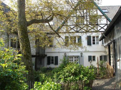 Hostal Rheinriver Guesthouse - Art Hotel