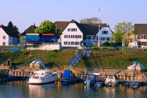 Hostal Rheinriver Guesthouse - Art Hotel