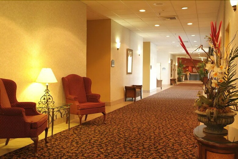 Hotel Riverwalk Inn & Suites