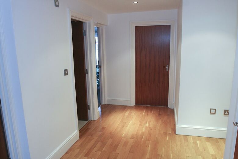 Apartamentos 2 Bed Apt In Chorleywood. Near Station