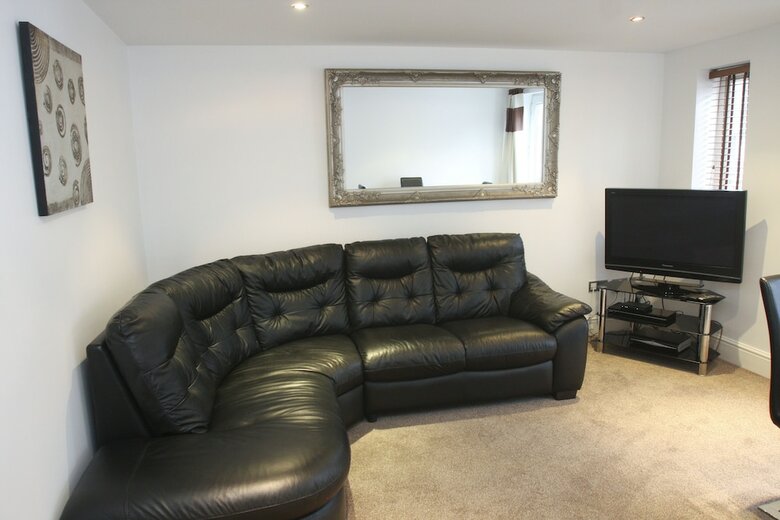 Apartamentos 2 Bed Apt In Chorleywood. Near Station