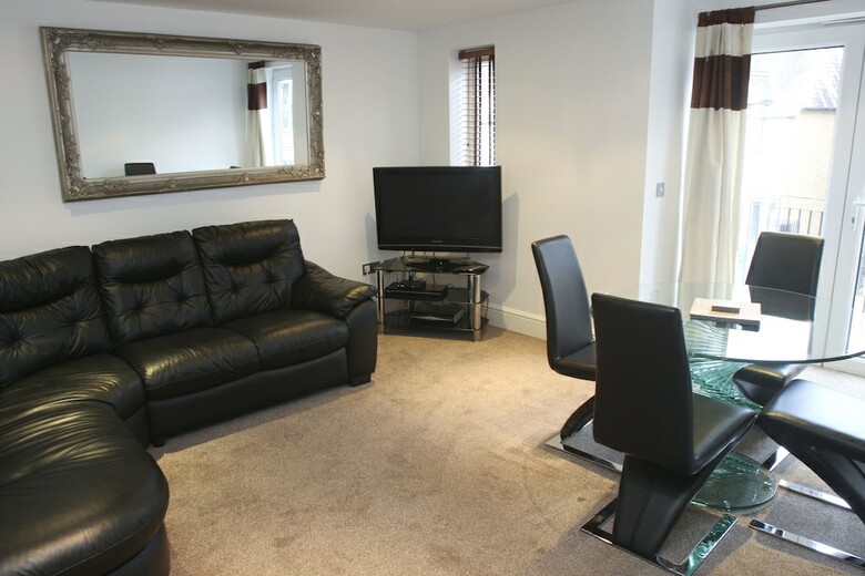 Apartamentos 2 Bed Apt In Chorleywood. Near Station