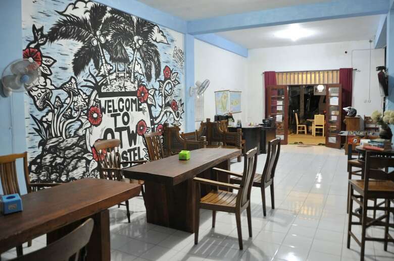 Hostal On The Way Hostel & Lounge