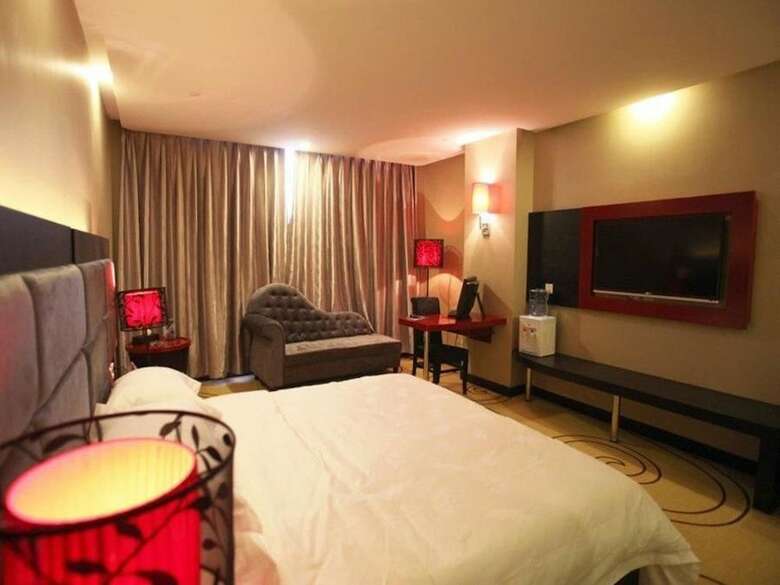 Tianjin Yihai Pearl Hotel