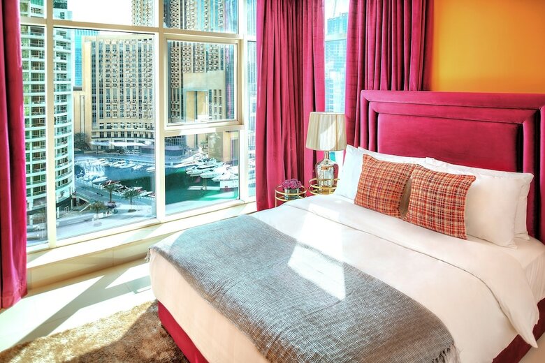 Luxury Staycation - Continental Tower