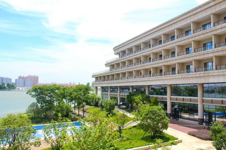 Wuhan Liantou Penisula Hotel & Resort
