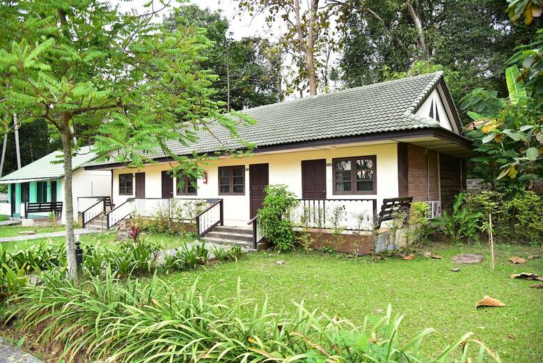 Hotel Muaklek Paradise Resort