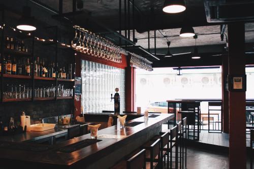 Henry's Hotel & Gastropub