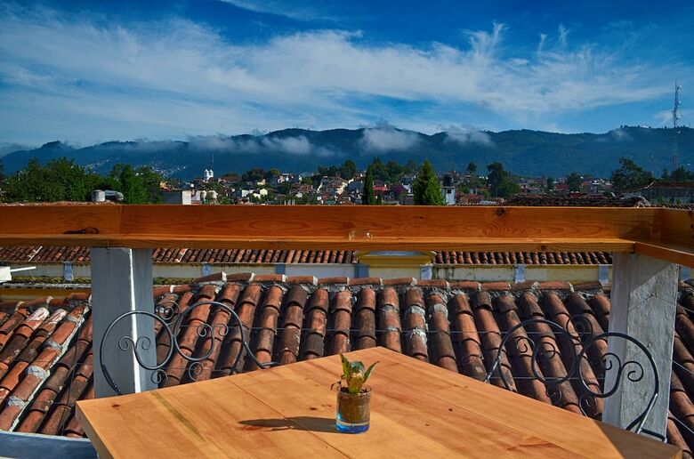 La Tozi Galer�a Hotel