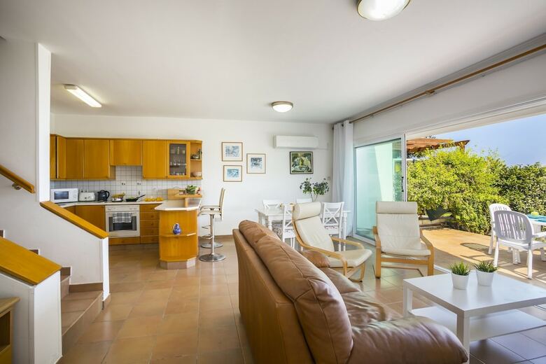 Apartamentos Sirina Lina Beachfront Suite