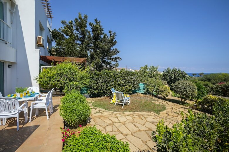 Apartamentos Sirina Lina Beachfront Suite