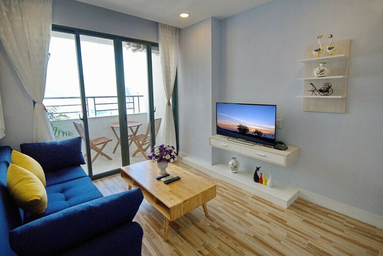 Handy Beachfront Apartment