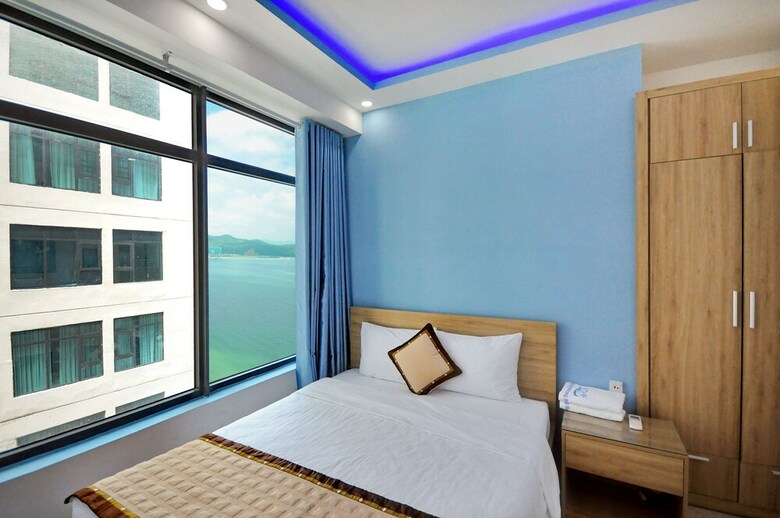 Handy Beachfront Apartment