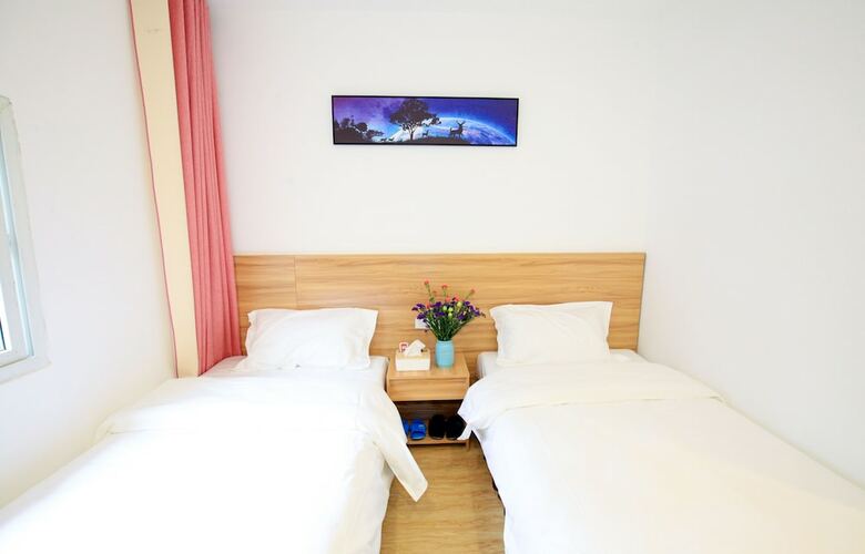 Hotel Global Village River View Hostel