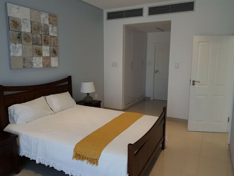 Hotel Apartments At Itowers Cbd Gaborone