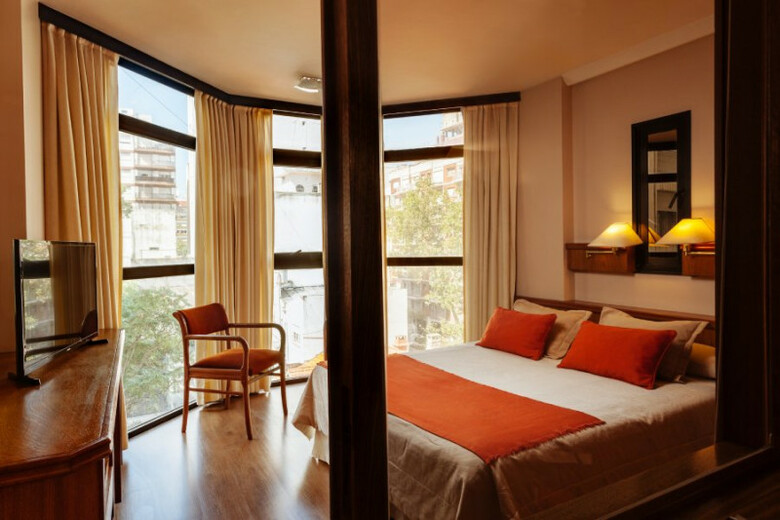 Primacy Hotel