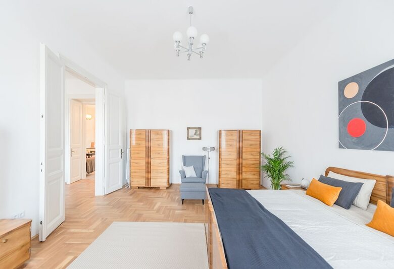 Oasis Apartments - Modern Bauhaus