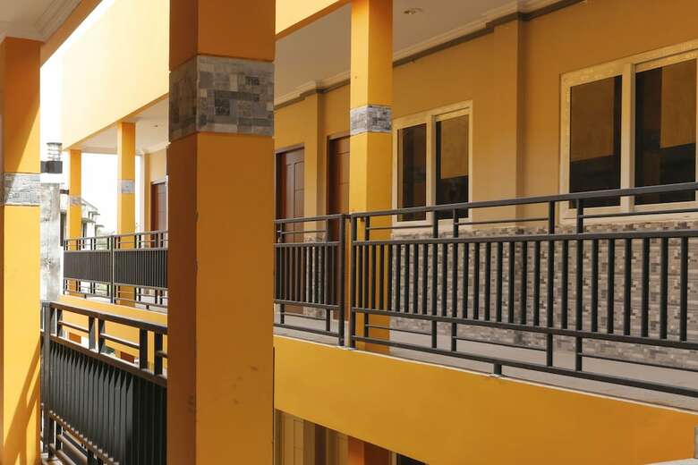 Hotel Reddoorz Plus Near Palembang Square Mall