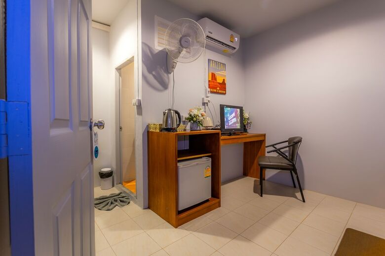 Hostal Khaolak Benzotel Hotel