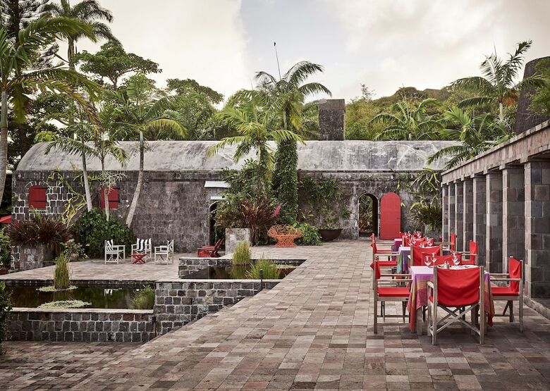 Hotel Golden Rock Inn