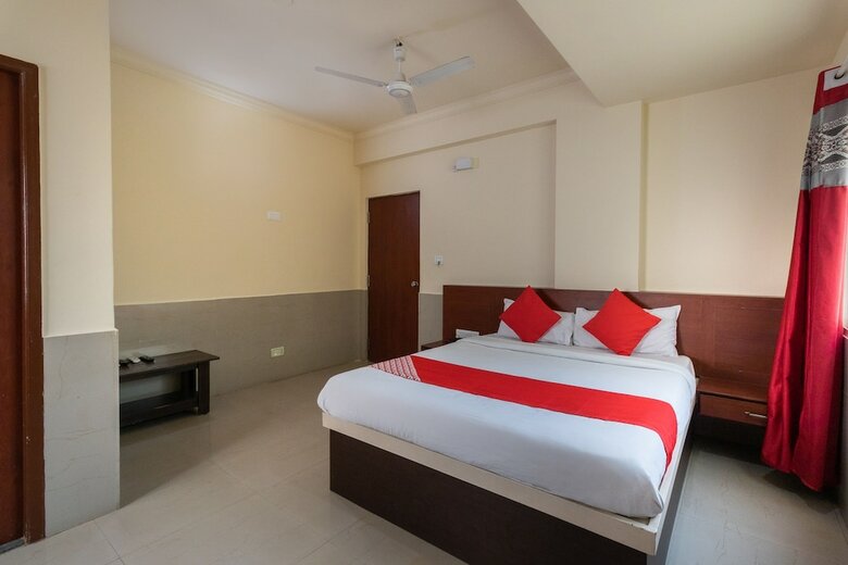 Hotel Oyo 9251 Grand Krishna