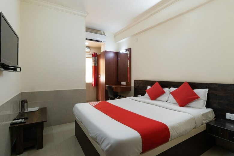 Hotel Oyo 9251 Grand Krishna