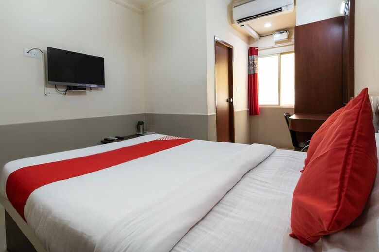 Hotel Oyo 9251 Grand Krishna