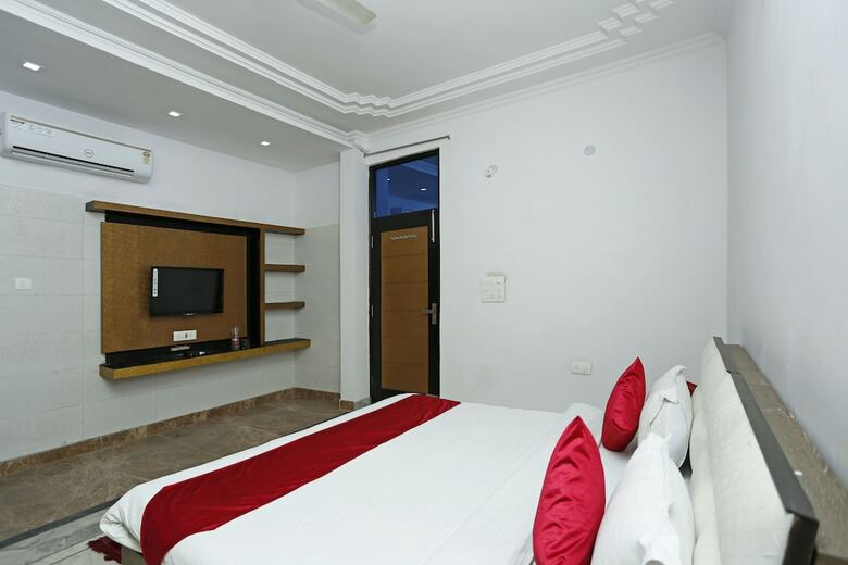 Hotel Oyo 8481 Le Tara Residency