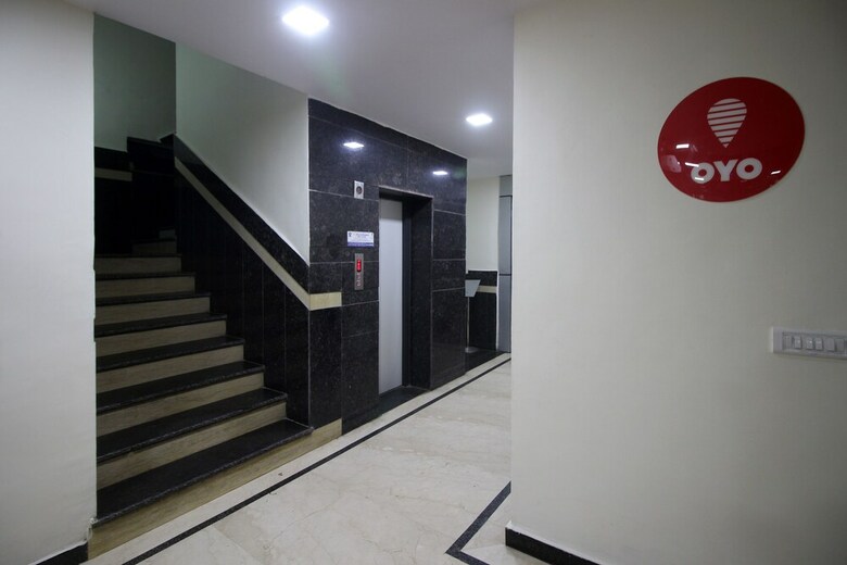 Oyo 9148 Hotel Global Inn