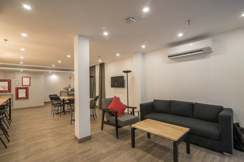 Hotel Oyo Townhouse 033 Siri Fort