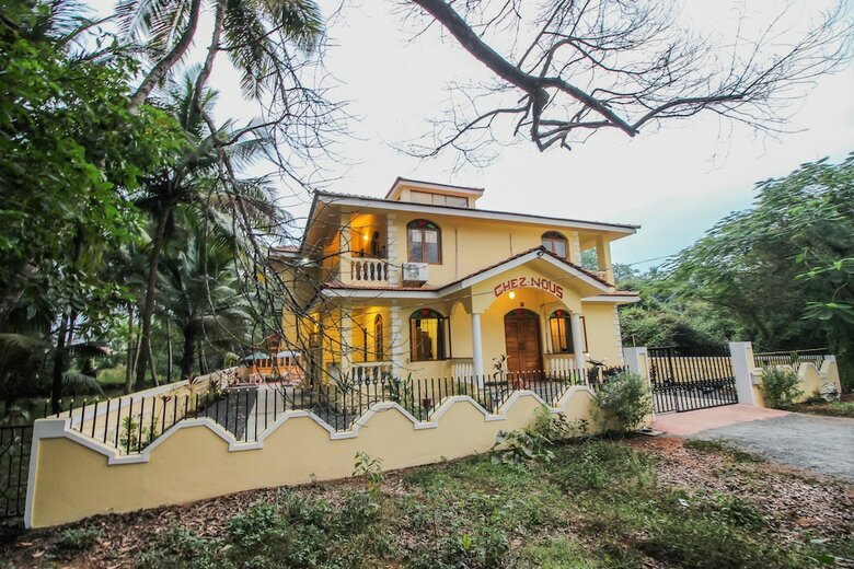 Villa Oyo 10723 Home Pool View Studio Colva