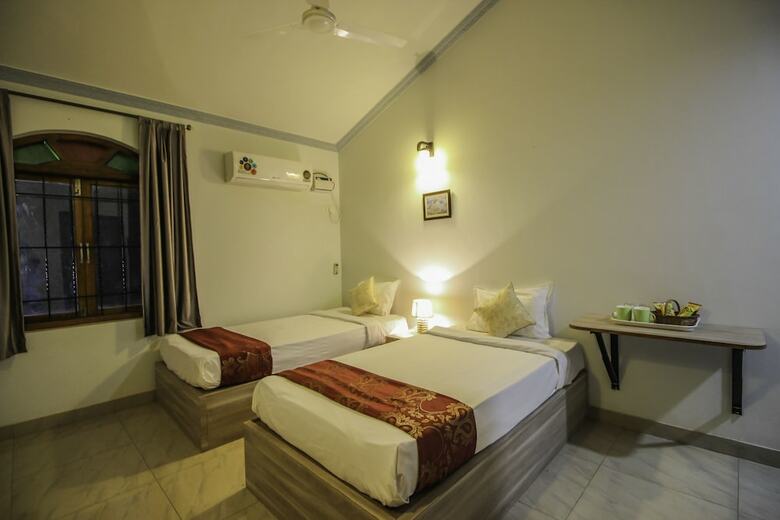 Villa Oyo 10723 Home Pool View Studio Colva