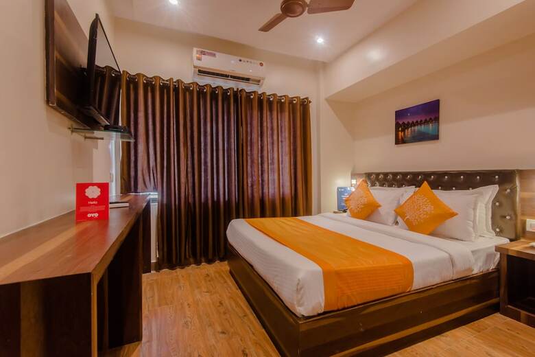Oyo 10056 Hotel Elite