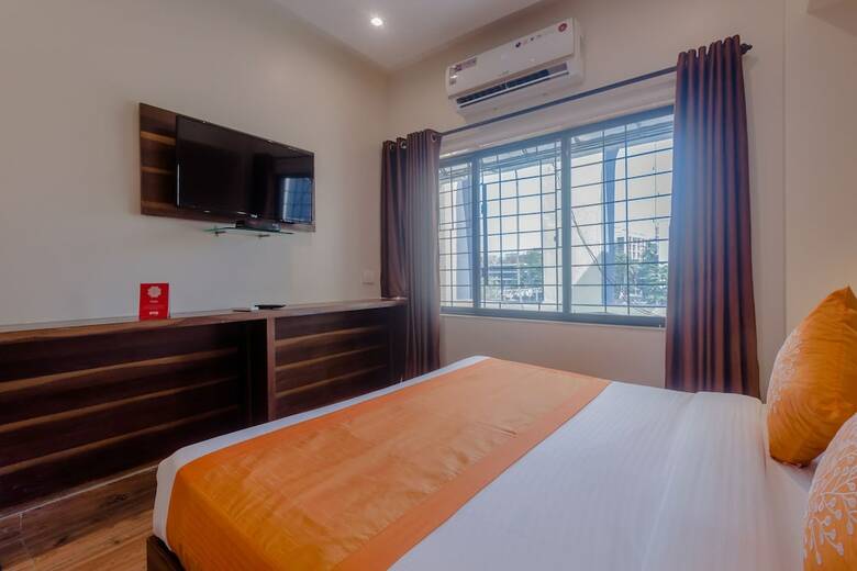 Oyo 10056 Hotel Elite