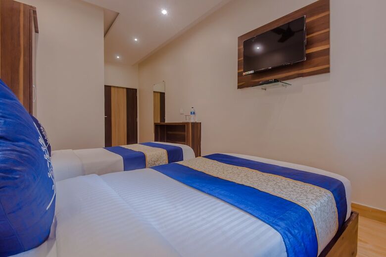 Oyo 10056 Hotel Elite