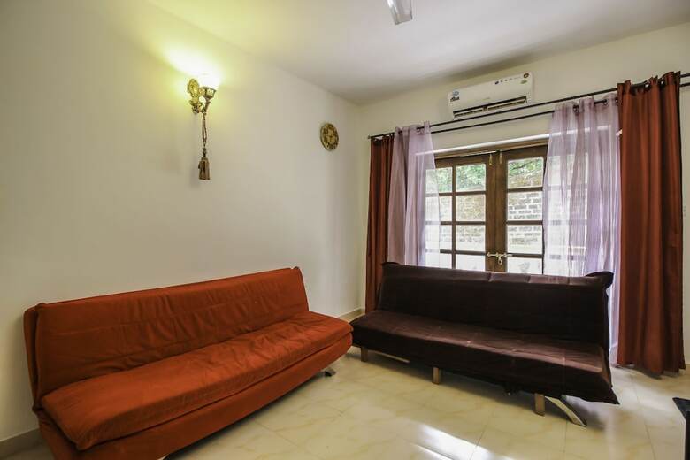 Hotel Oyo 10495 Home Poolview 1bhk Candolim